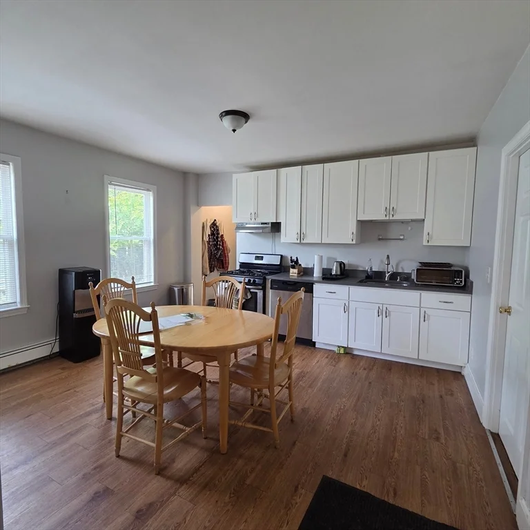 2 bed, 2 bath apartment for rent at 17 Albertina St Unit 1R, Quincy — photo 2 of 8