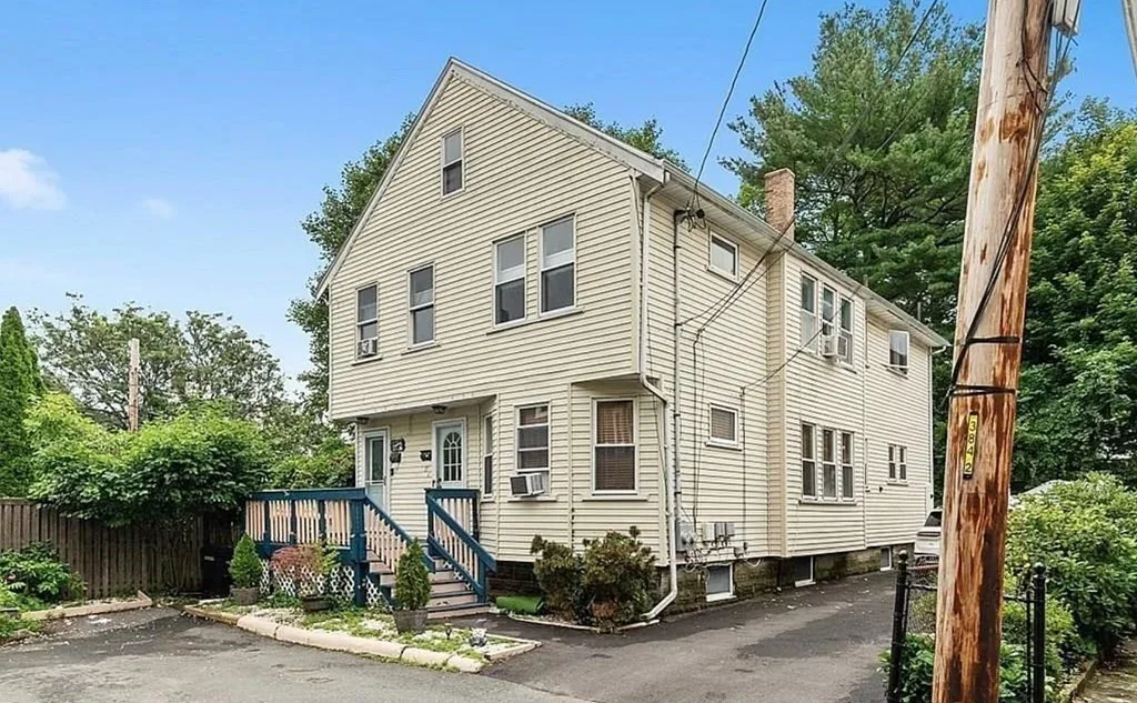 3 bed, 1 bath apartment for rent at 17 Albion Pl Unit 1, Winter Hill — photo 25 of 28