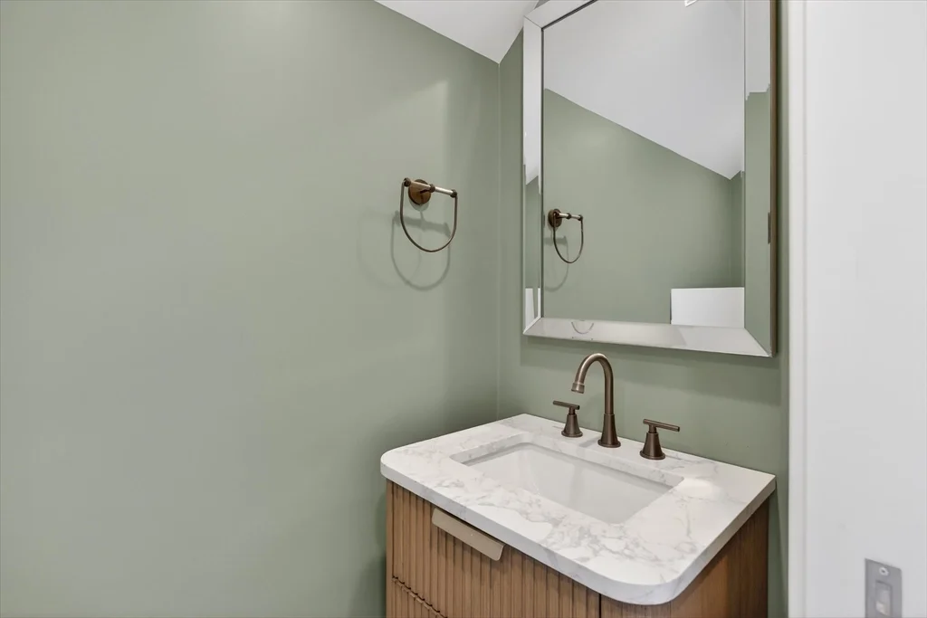 4 bed, 2 bath apartment for rent at 17 Allston St Unit 17, Charlestown — photo 32 of 39
