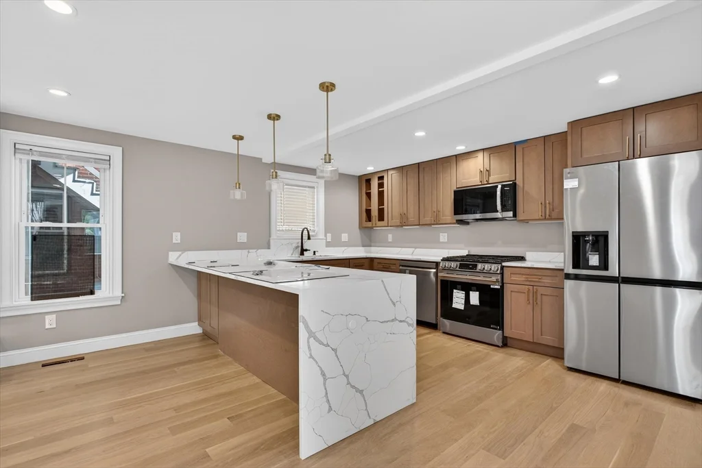 4 bed, 2 bath apartment for rent at 17 Allston St Unit 17, Charlestown — photo 5 of 39