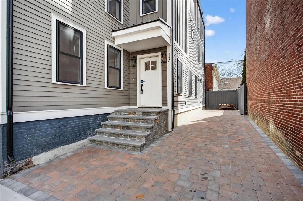 4 bed, 2 bath apartment for rent at 17 Allston St Unit 17, Charlestown — photo 39 of 39