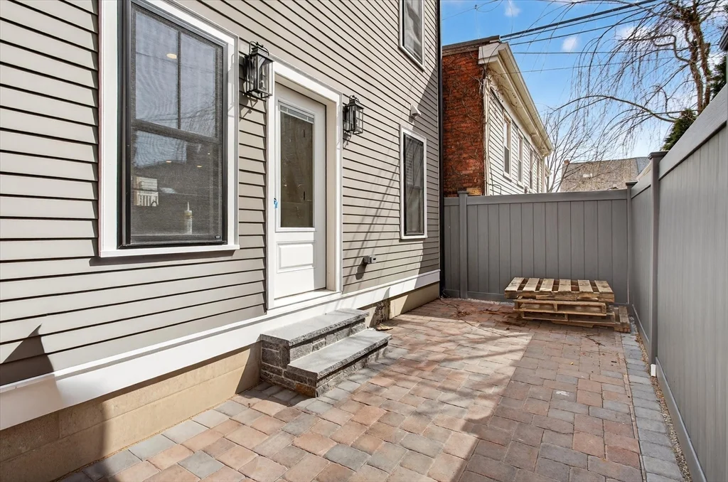 4 bed, 2 bath apartment for rent at 17 Allston St Unit 17, Charlestown — photo 13 of 39