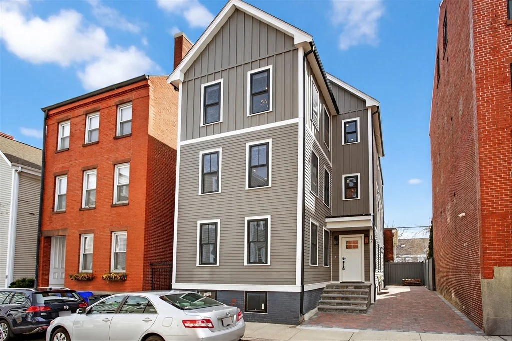 4 bed, 2 bath apartment for rent at 17 Allston St Unit 17, Charlestown — photo 2 of 39