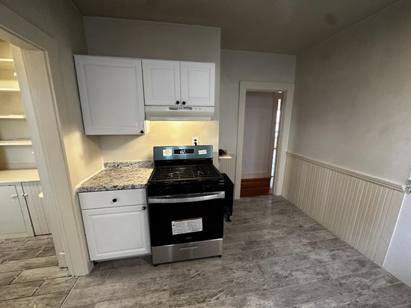 3 bed, 1 bath apartment for rent at 17 Ames St Unit 1, Winter Hill — photo 2 of 25