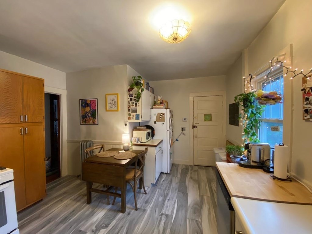 3 bed, 1 bath apartment for rent at 17 Ames St Unit 3, Somerville — photo 12 of 16
