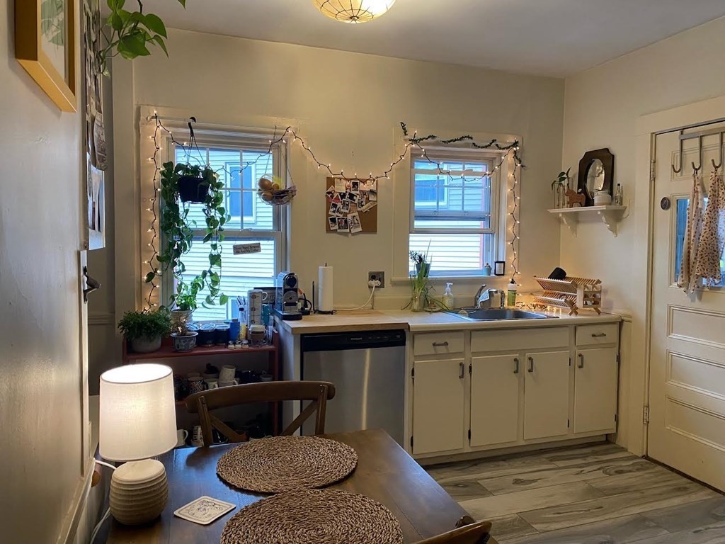 3 bed, 1 bath apartment for rent at 17 Ames St Unit 3, Somerville — photo 16 of 16