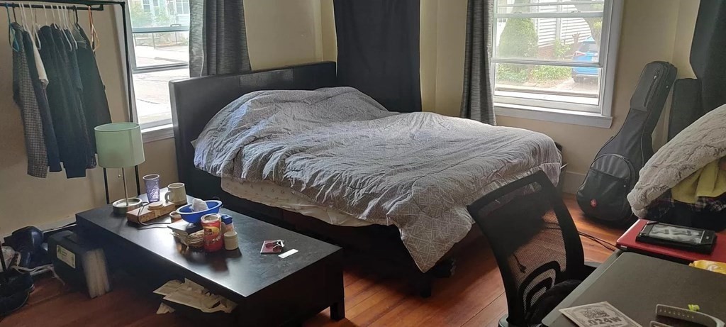 3 bed, 1 bath apartment for rent at 17 Ames St Unit 3, Somerville — photo 4 of 16