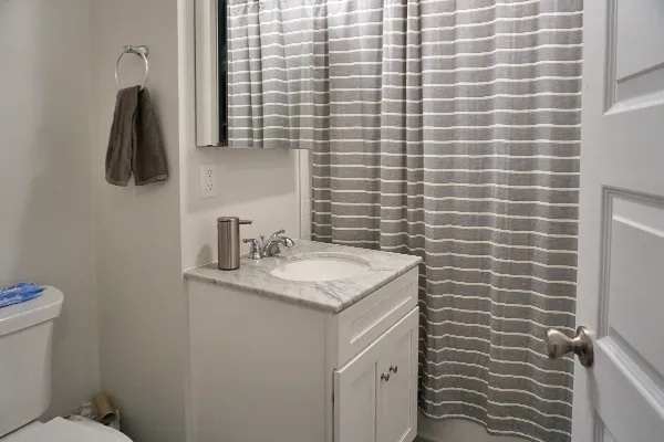 3 bed, 1.5 bath apartment for rent at 17 Ashland St Unit 03, Spring Hill — photo 4 of 8