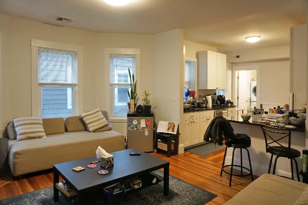 3 bed, 1.5 bath apartment for rent at 17 Ashland St Unit 03, Spring Hill — photo 2 of 8