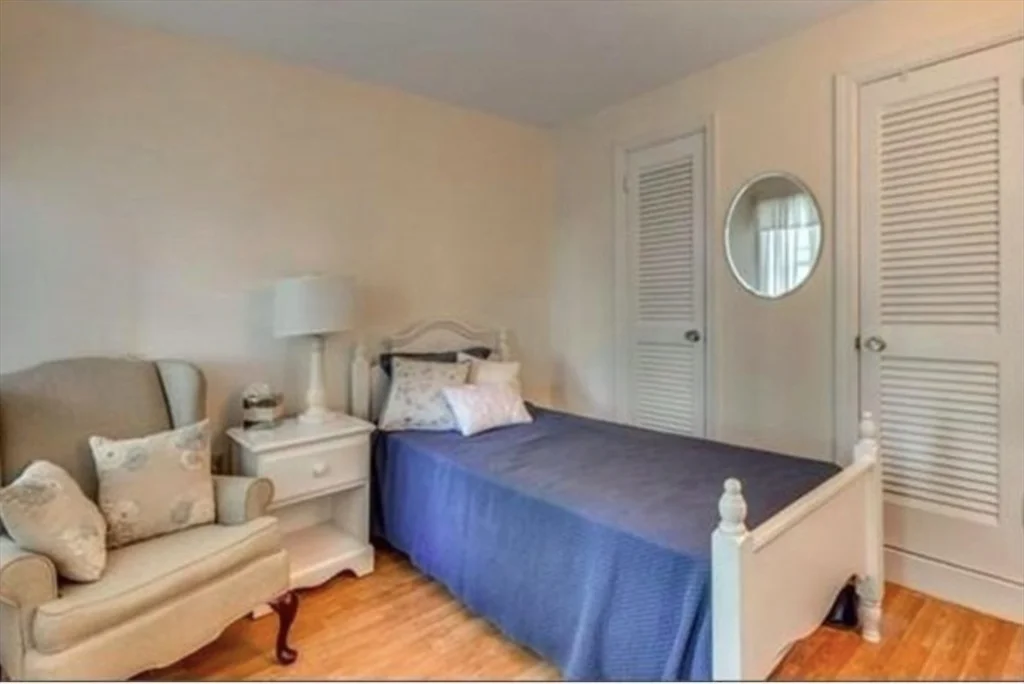 2 bed, 1 bath apartment for rent at 17 Ashland St Unit 1, Medford — photo 6 of 11