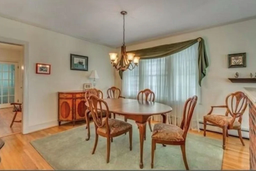 2 bed, 1 bath apartment for rent at 17 Ashland St Unit 1, Medford — photo 2 of 11