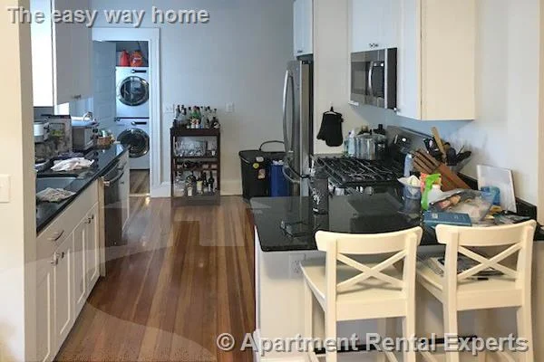 3 bed, 1 bath apartment for rent at 17 Ashland St Unit 1, Porter Square — photo 2 of 4