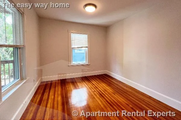 3 bed, 1 bath apartment for rent at 17 Ashland St Unit 2, Porter Square — photo 5 of 10