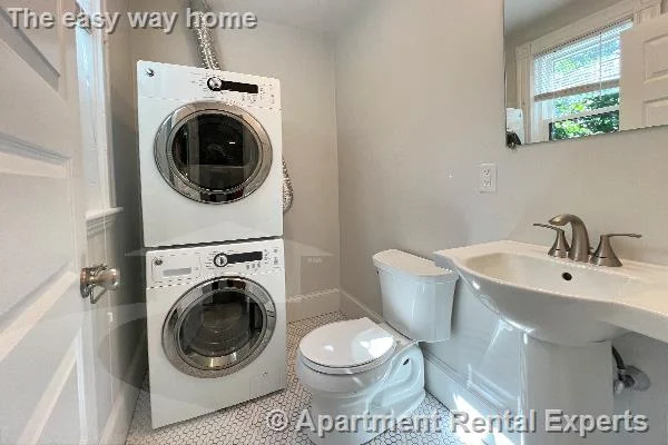 3 bed, 1 bath apartment for rent at 17 Ashland St Unit 2, Porter Square — photo 6 of 10