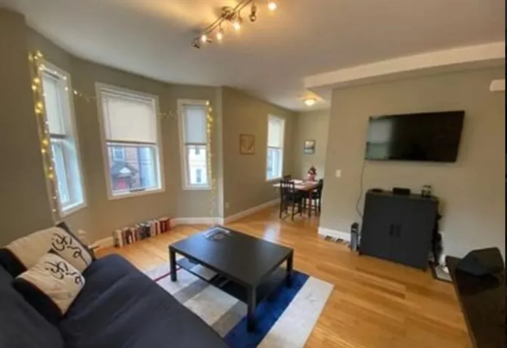 3 bed, 2 bath apartment for rent at 17 Ashley Unit 2, Jamaica Plain