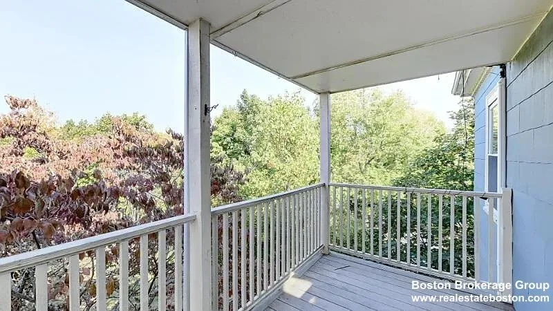 3 bed, 2 bath apartment for rent at 17 Ashley Unit 3, Jamaica Plain — photo 7 of 9