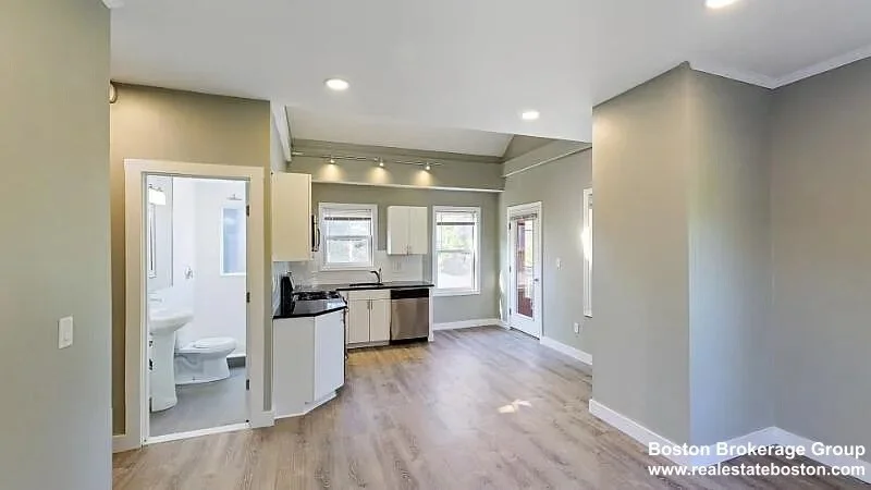 3 bed, 2 bath apartment for rent at 17 Ashley Unit 3, Jamaica Plain — photo 2 of 9