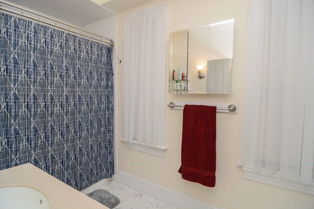 2 bed, 1.5 bath apartment for rent at 17 Athens St Unit 3, Riverside — photo 17 of 21