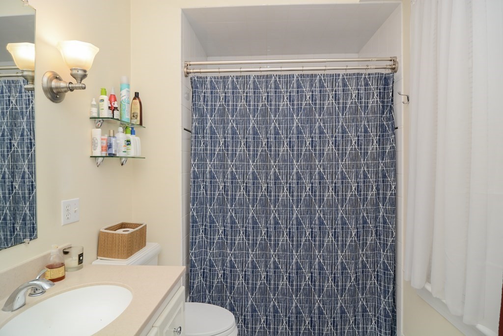 2 bed, 1.5 bath apartment for rent at 17 Athens St Unit 3, Riverside — photo 7 of 21