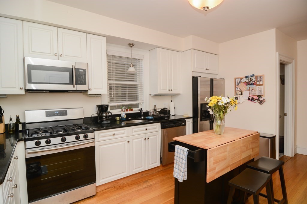 2 bed, 1.5 bath apartment for rent at 17 Athens St Unit 3, Riverside — photo 16 of 21