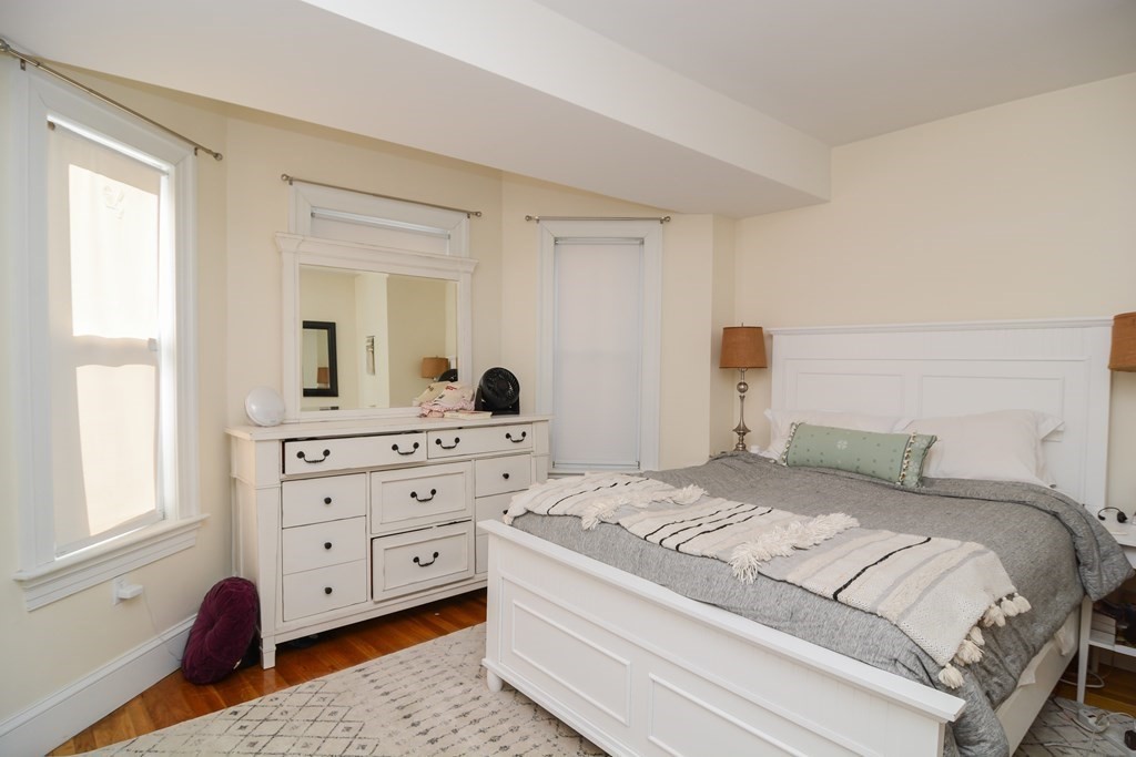 2 bed, 1.5 bath apartment for rent at 17 Athens St Unit 3, Riverside — photo 11 of 21
