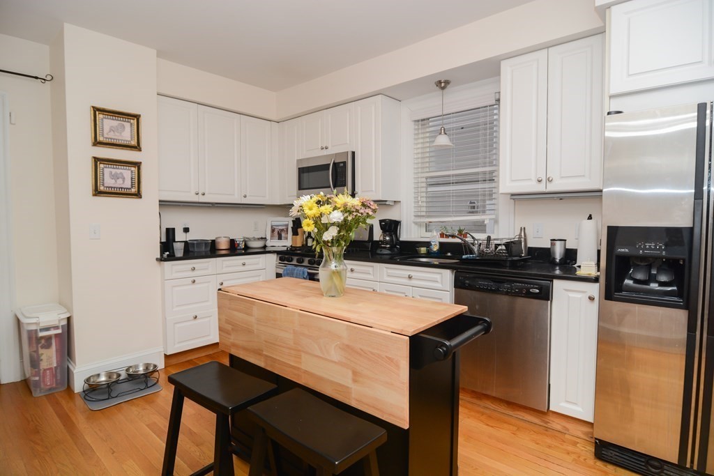 2 bed, 1.5 bath apartment for rent at 17 Athens St Unit 3, Riverside — photo 18 of 21