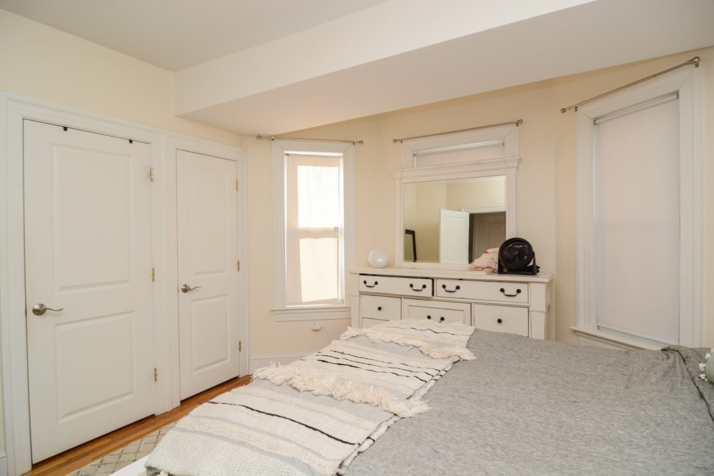 2 bed, 1.5 bath apartment for rent at 17 Athens St Unit 3, Riverside — photo 5 of 21