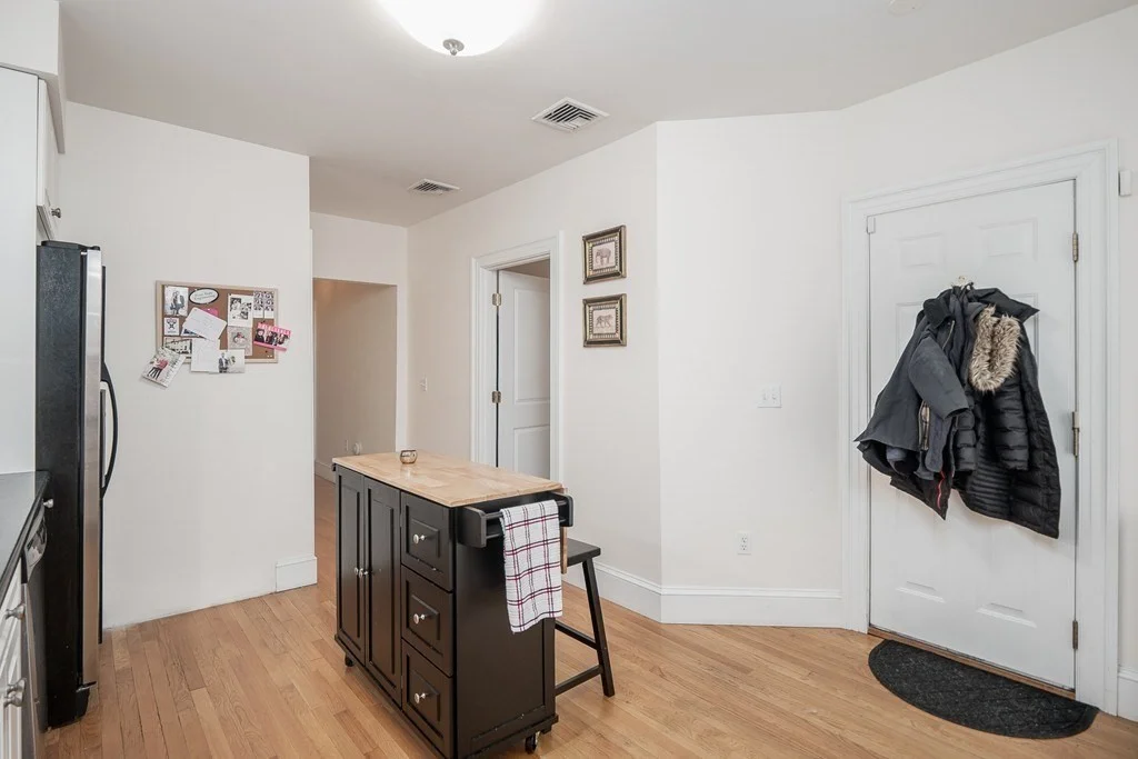 2 bed, 1 bath apartment for rent at 17 Athens Unit 1, Riverside — photo 10 of 25