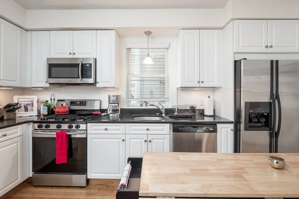 2 bed, 1 bath apartment for rent at 17 Athens Unit 1, Riverside — photo 11 of 25