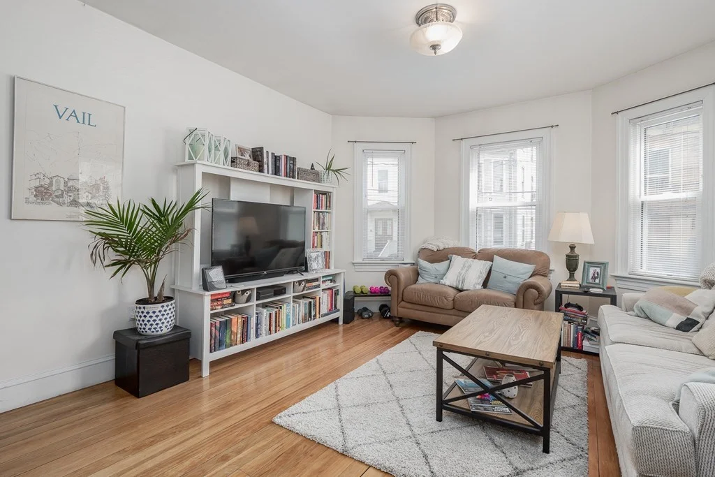 2 bed, 1 bath apartment for rent at 17 Athens Unit 1, Riverside — photo 3 of 25