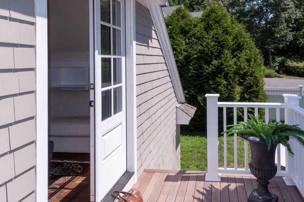 1 bed, 1 bath apartment for rent at 17 Atlantic Ave Unit 1, Cohasset — photo 4 of 12