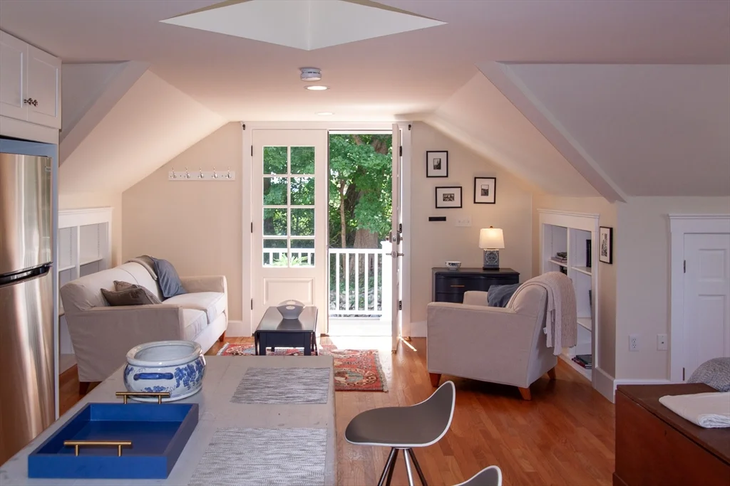 1 bed, 1 bath apartment for rent at 17 Atlantic Ave Unit 1, Cohasset — photo 6 of 12