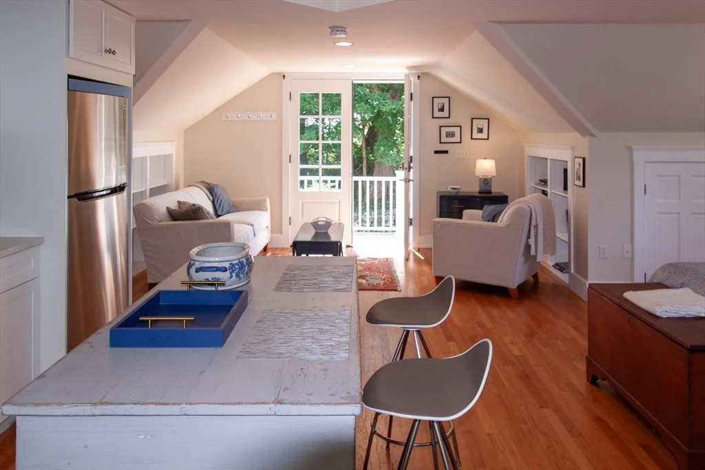 1 bed, 1 bath apartment for rent at 17 Atlantic Ave Unit 1, Cohasset — photo 10 of 12
