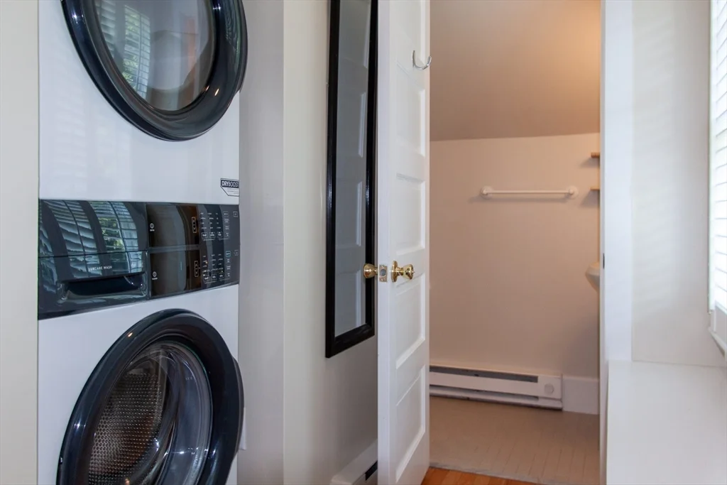 1 bed, 1 bath apartment for rent at 17 Atlantic Ave Unit 1, Cohasset — photo 11 of 12
