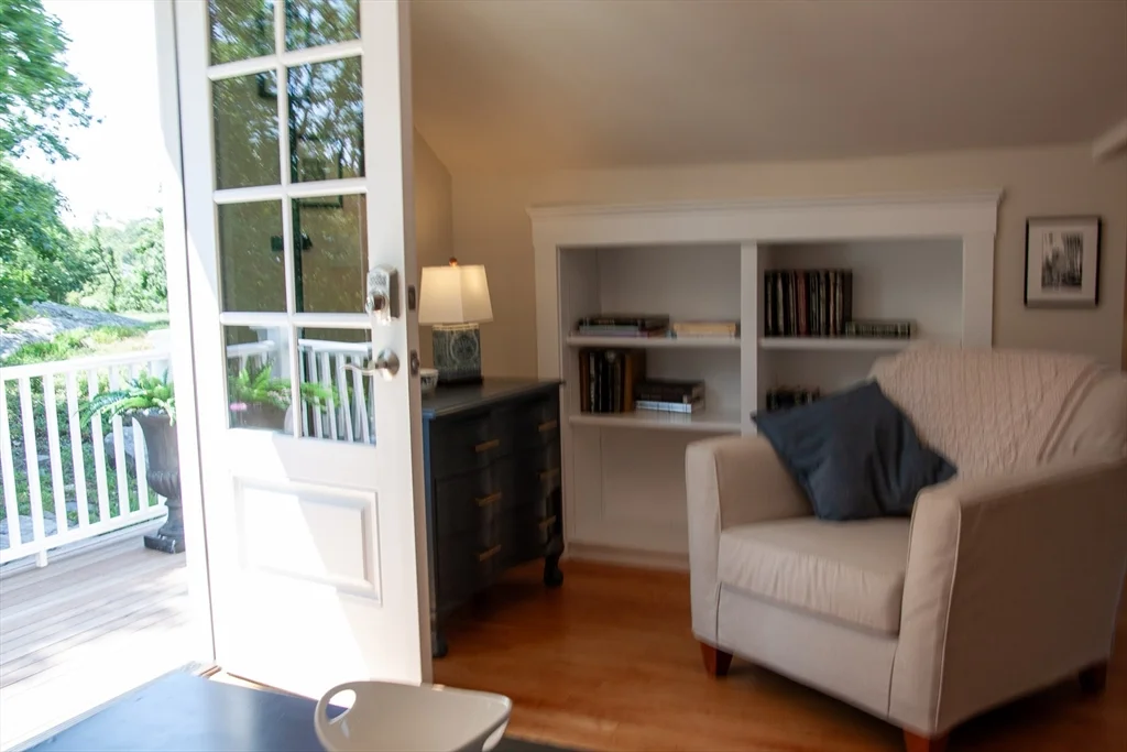 1 bed, 1 bath apartment for rent at 17 Atlantic Ave Unit 1, Cohasset — photo 7 of 12