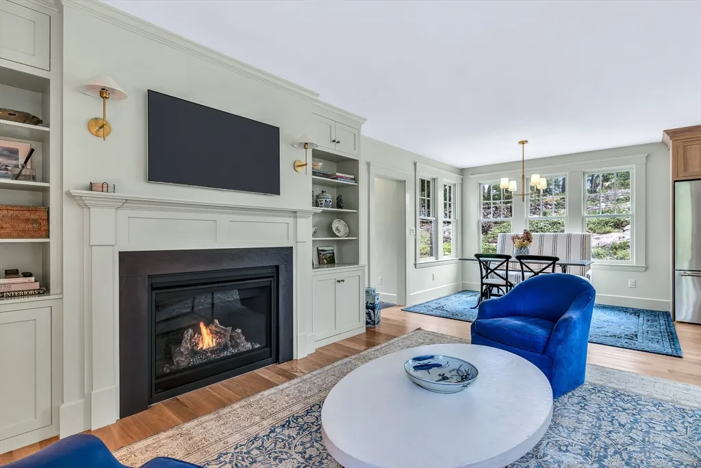 5 bed, 3 bath apartment for rent at 17 Atlantic Ave Unit Main House, Cohasset — photo 7 of 22