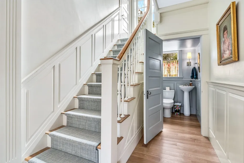 5 bed, 3 bath apartment for rent at 17 Atlantic Ave Unit Main House, Cohasset — photo 14 of 22