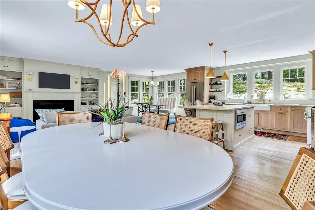 5 bed, 3 bath apartment for rent at 17 Atlantic Ave Unit Main House, Cohasset — photo 8 of 22
