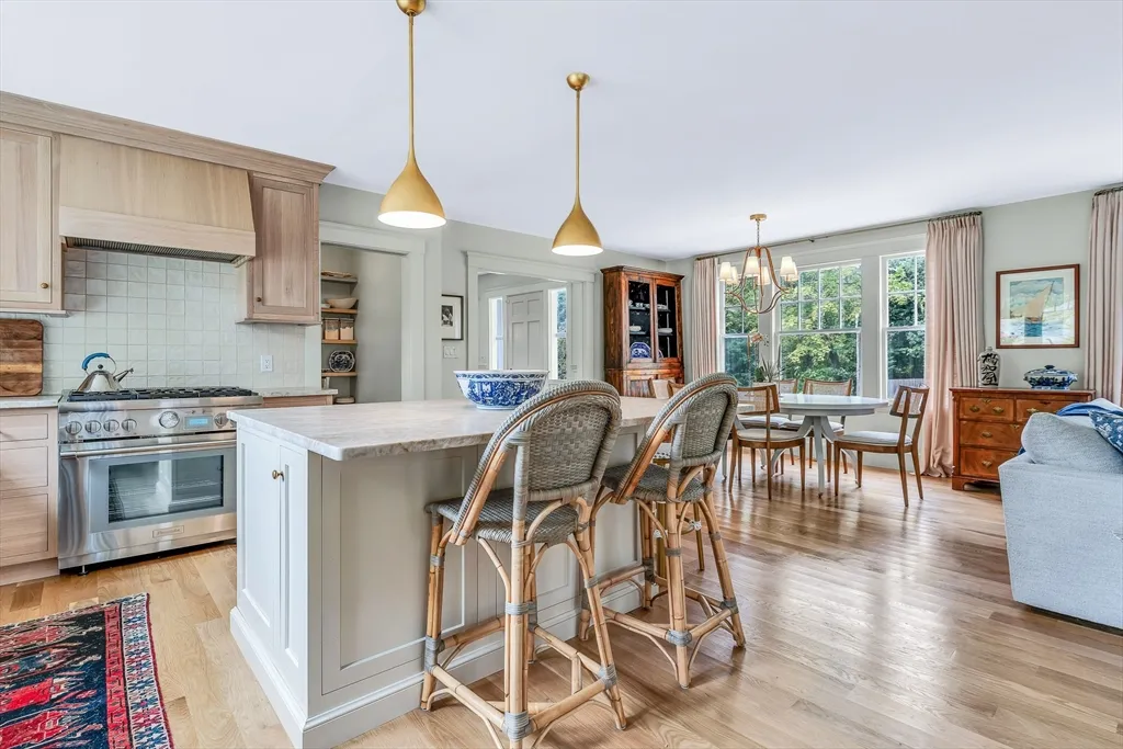 5 bed, 3 bath apartment for rent at 17 Atlantic Ave Unit Main House, Cohasset — photo 6 of 22