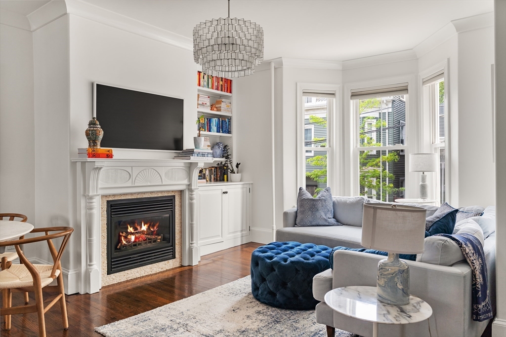 3 bed, 2 bath apartment for rent at 17 Atlantic St, South Boston — photo 1 of 19