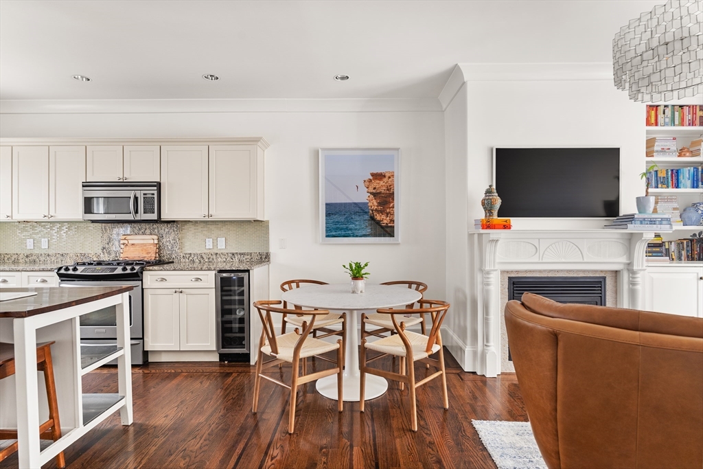 3 bed, 2 bath apartment for rent at 17 Atlantic St, South Boston — photo 2 of 19