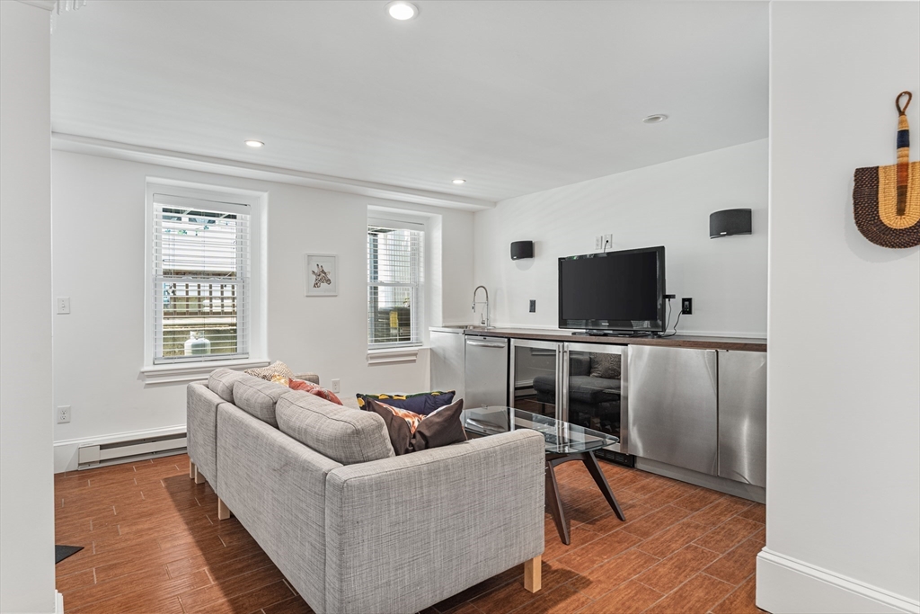 3 bed, 2 bath apartment for rent at 17 Atlantic St, South Boston — photo 16 of 19