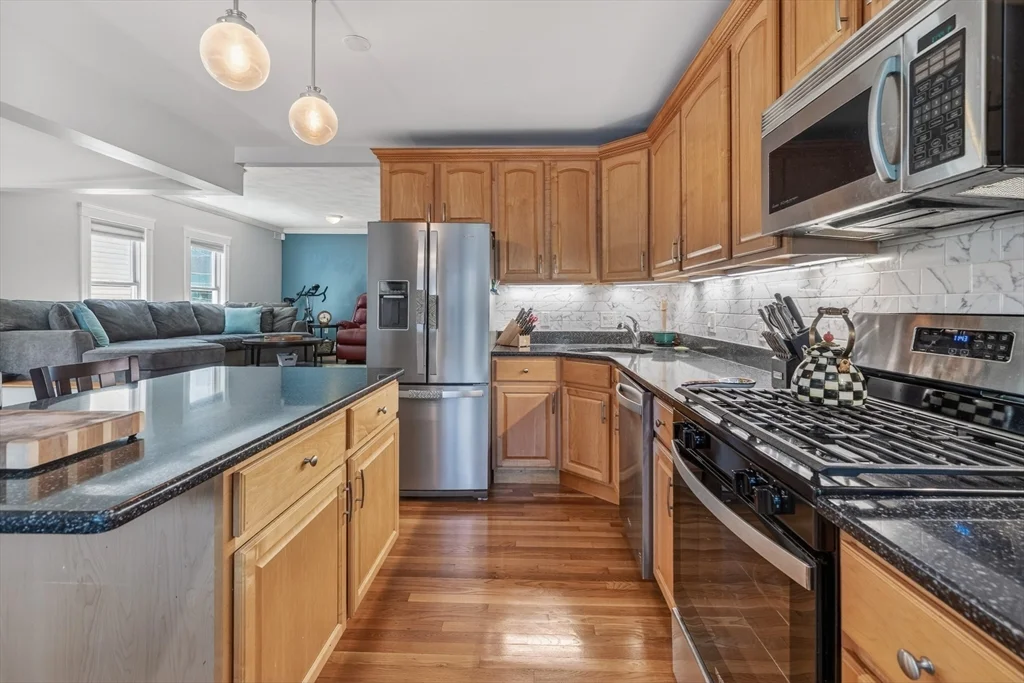 2 bed, 2 bath apartment for rent at 17-B Bonair St Unit 17B, East Somerville — photo 7 of 21