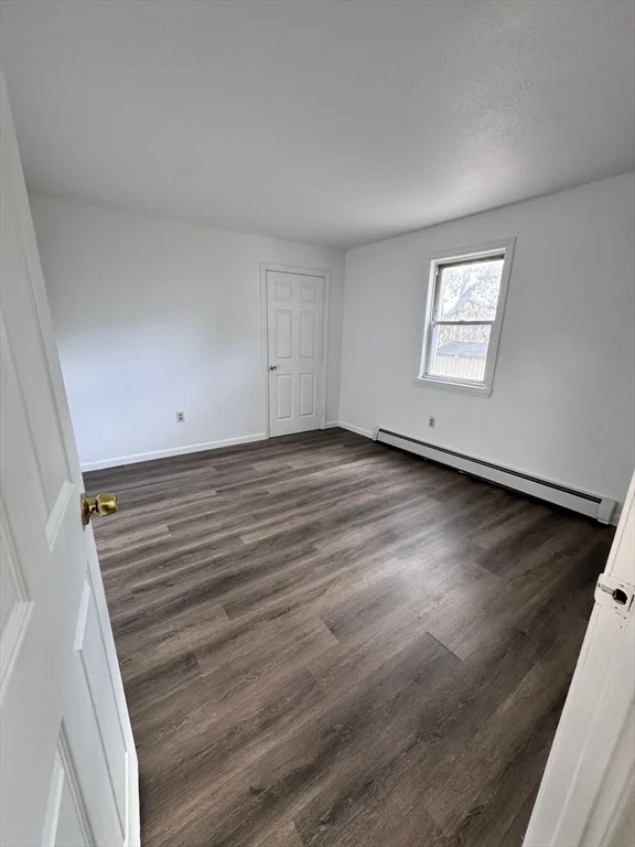 5 bed, 1 bath apartment for rent at 17 Bassett St Unit A, Lowell — photo 3 of 20