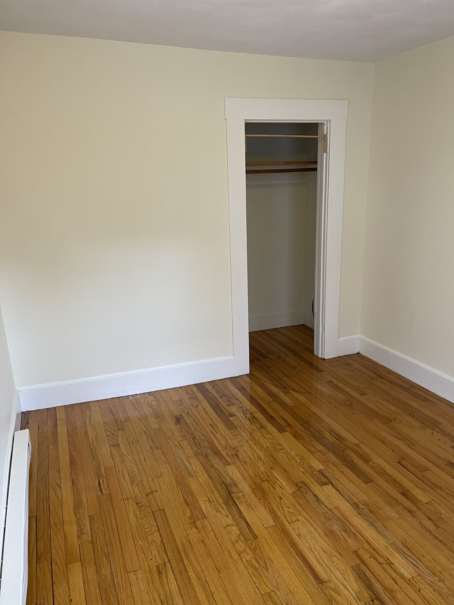 2 bed, 1 bath apartment for rent at 17 Bay St Unit 1L, Riverside — photo 15 of 20