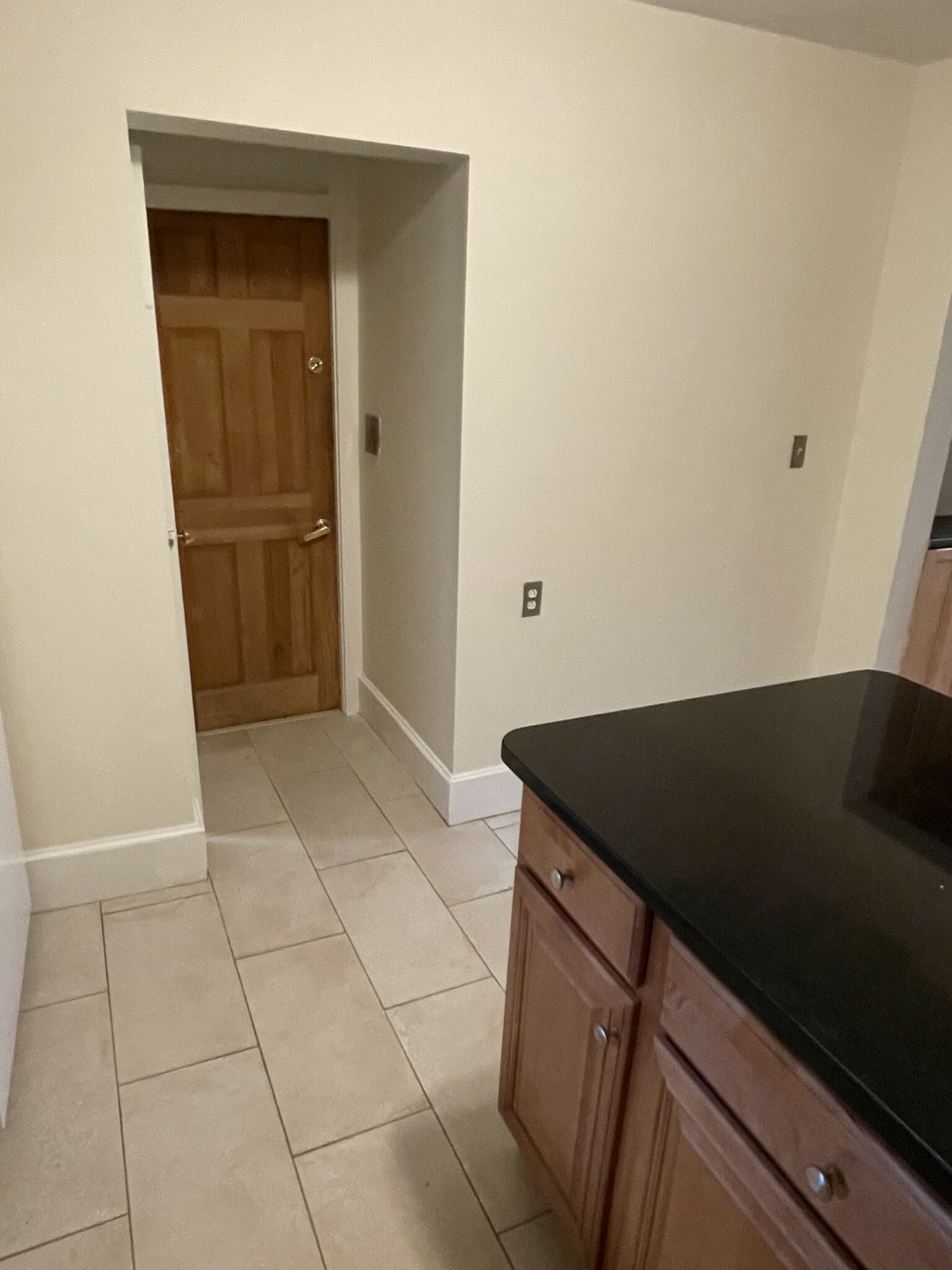 2 bed, 1 bath apartment for rent at 17 Bay St Unit 1L, Riverside — photo 5 of 20