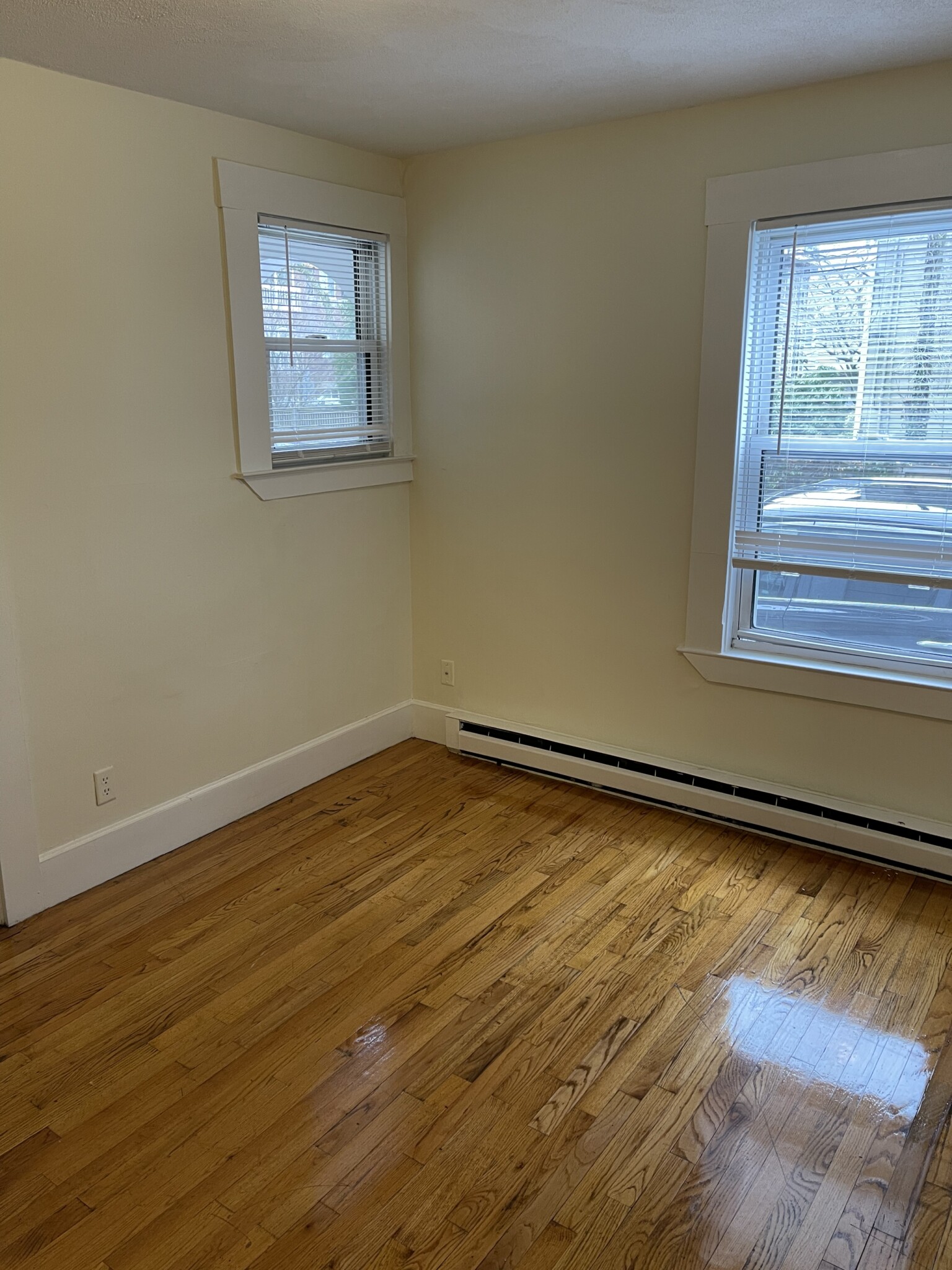 2 bed, 1 bath apartment for rent at 17 Bay St Unit 1L, Riverside — photo 16 of 20