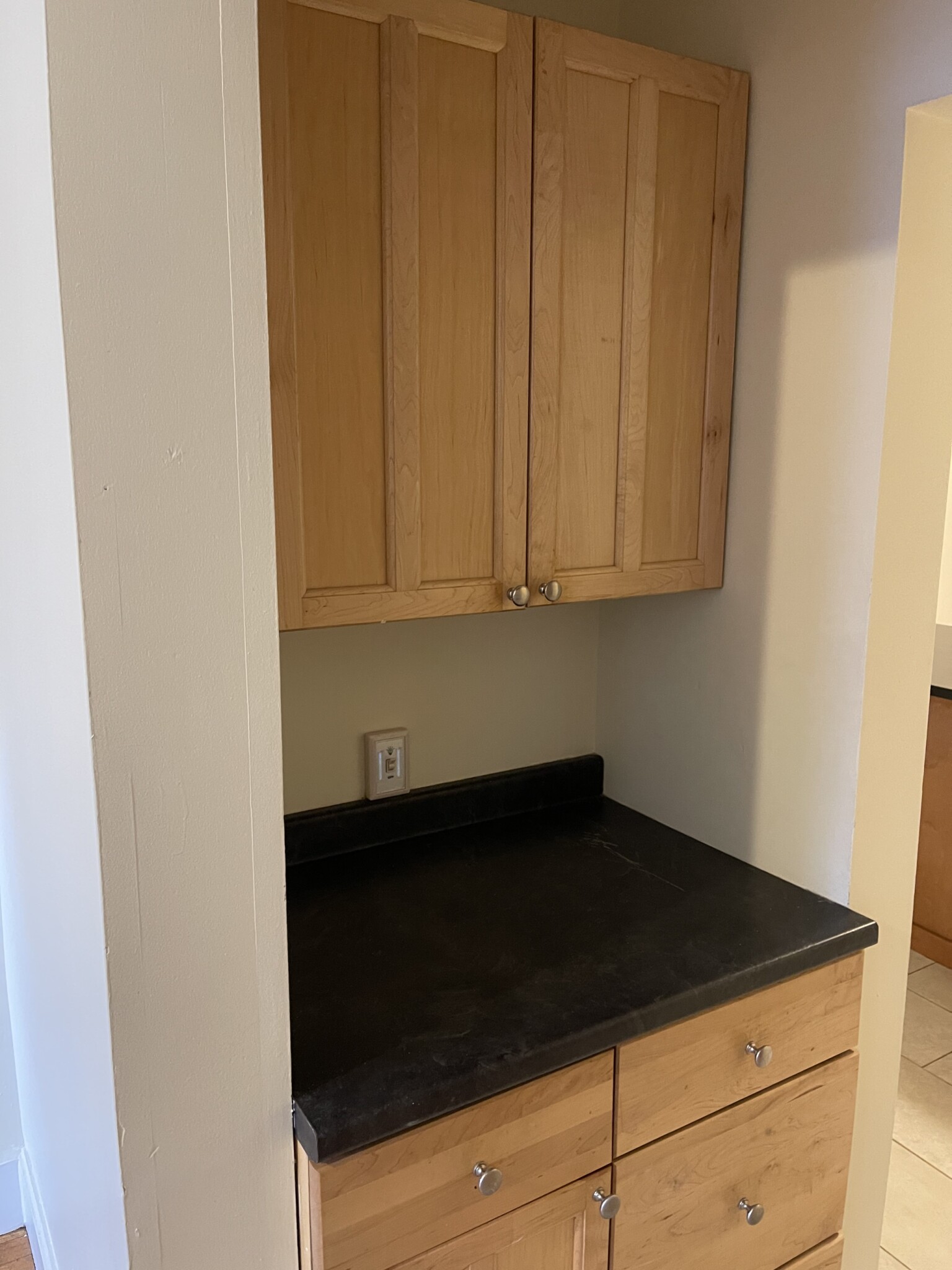 2 bed, 1 bath apartment for rent at 17 Bay St Unit 1L, Riverside — photo 8 of 20