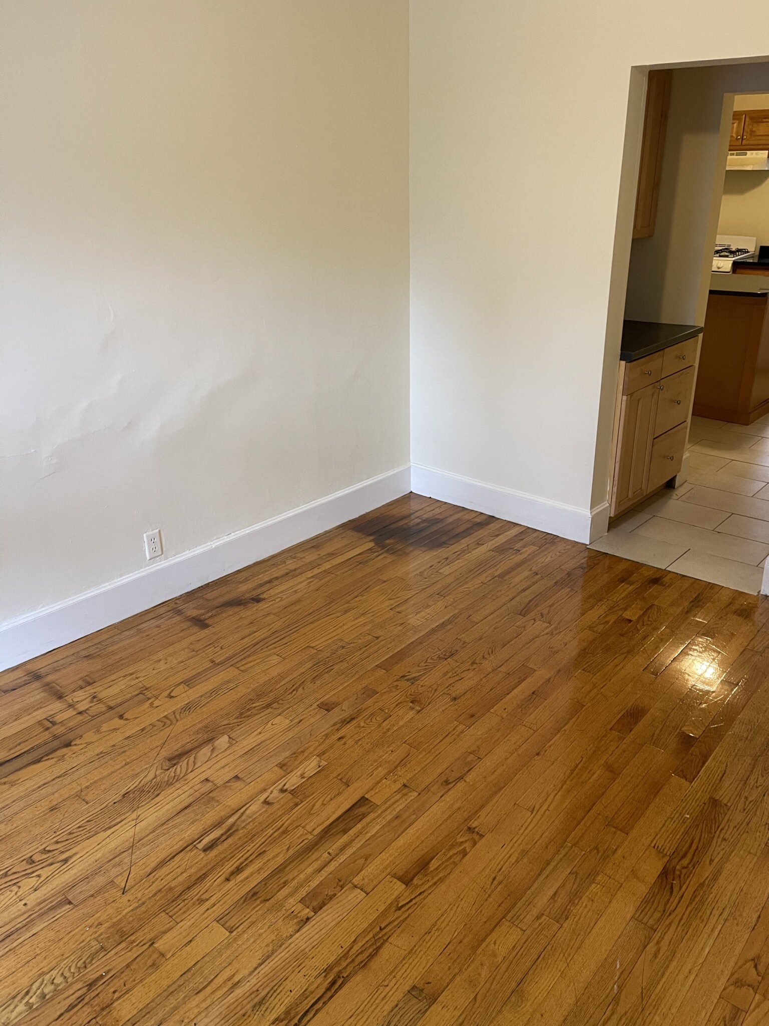 2 bed, 1 bath apartment for rent at 17 Bay St Unit 1L, Riverside — photo 9 of 20