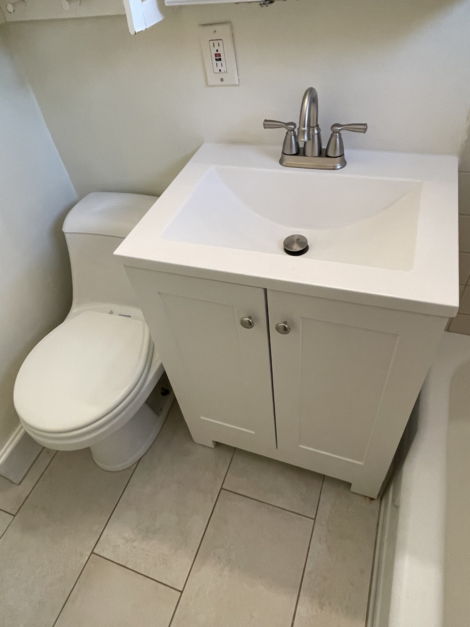 2 bed, 1 bath apartment for rent at 17 Bay St Unit 1L, Riverside — photo 19 of 20